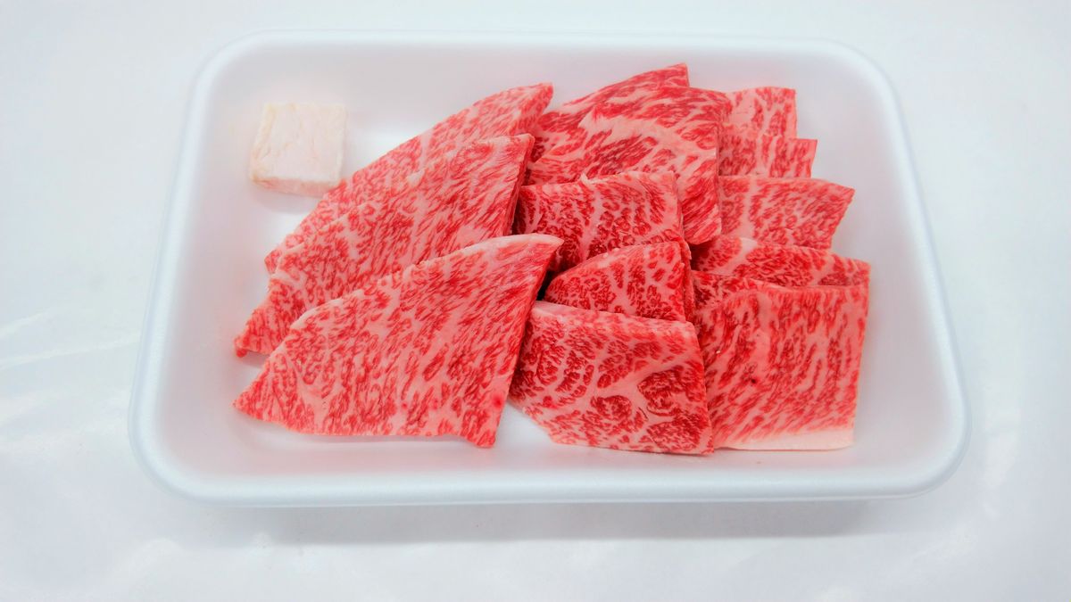 9-2 特選黒毛和牛 カルビ・モモ(焼き肉用) 300g入り